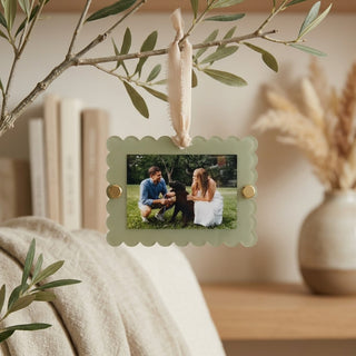 Mini Scalloped Acrylic Picture Frame Ornament