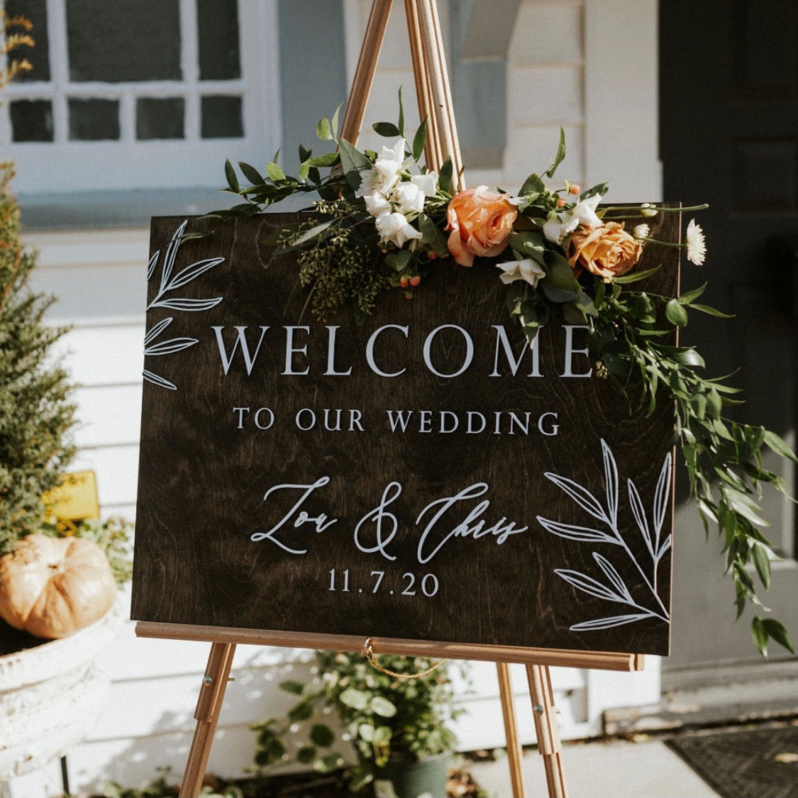 How big are wedding welcome signs | Honestweddingadvice.com
